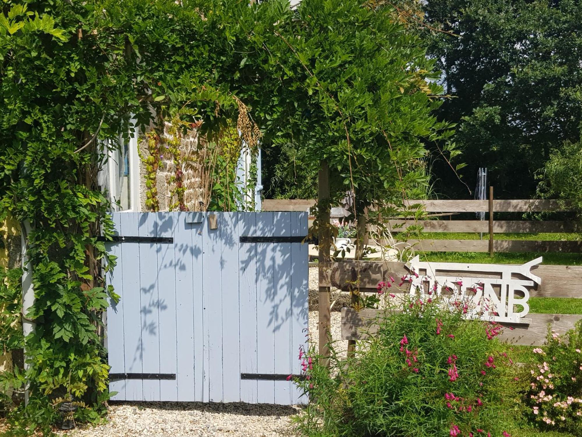 Mortain-Bocage - 2-Bed Wisteria Cottage - Sleeps 4 Notre-Dame-du-Touchet Εξωτερικό φωτογραφία